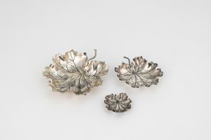 Gruppo di tre foglie. Maison Gianmaria Buccellati, argentiere Clementi Bologna, Italia XX-XXI secolo  - Asta Argenti da Collezione | XX secolo - Associazione Nazionale - Case d'Asta italiane