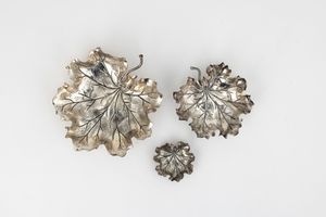 Gruppo di tre foglie. Maison Gianmaria Buccellati, argentiere Clementi Bologna, Italia XX-XXI secolo  - Asta Argenti da Collezione | XX secolo - Associazione Nazionale - Case d'Asta italiane