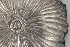Due ciotoline a forma di fiore. Maison Gianmaria Buccellati, argentiere Clementi Bologna, Italia XX-XXI secolo  - Asta Argenti da Collezione | XX secolo - Associazione Nazionale - Case d'Asta italiane