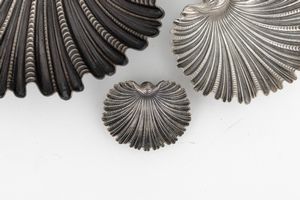 Gruppo di tre conchiglie. Maison Gianmaria Buccellati, argentiere Clementi Bologna, Italia XX-XXI secolo  - Asta Argenti da Collezione | XX secolo - Associazione Nazionale - Case d'Asta italiane