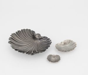 Gruppo di tre conchiglie. Maison Gianmaria Buccellati, argentiere Clementi Bologna, Italia XX-XXI secolo  - Asta Argenti da Collezione | XX secolo - Associazione Nazionale - Case d'Asta italiane