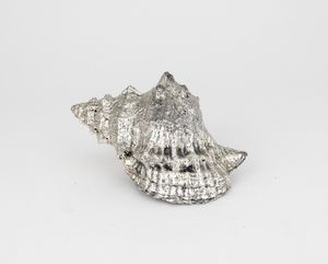 Conchiglia rivestita in argento, etichetta a scudo Mario Buccellati, Italia XX-XXI secolo  - Asta Argenti da Collezione | XX secolo - Associazione Nazionale - Case d'Asta italiane