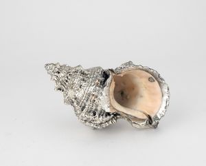 Conchiglia rivestita in argento, etichetta a scudo Mario Buccellati, Italia XX-XXI secolo  - Asta Argenti da Collezione | XX secolo - Associazione Nazionale - Case d'Asta italiane