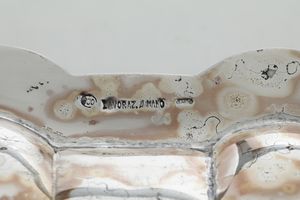 Salver. Argenteria artistica milanese del XX secolo, argentiere Silver House  - Asta Argenti da Collezione | XX secolo - Associazione Nazionale - Case d'Asta italiane