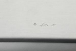 Centrotavola satinato. Argentiere Desiderio Bulzi. Milano. Anni '50  - Asta Argenti da Collezione | XX secolo - Associazione Nazionale - Case d'Asta italiane