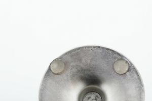 Bicchiere con fiori e mascherone. Argenteria artistica fiorentina del XX secolo, argentiere Pampaloni  - Asta Argenti da Collezione | XX secolo - Associazione Nazionale - Case d'Asta italiane