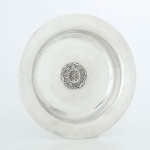 Scatola e ciotola. Argenteria artistica italiana. Argentiere Stefani, Bologna, XX secolo  - Asta Argenti da Collezione | XX secolo - Associazione Nazionale - Case d'Asta italiane