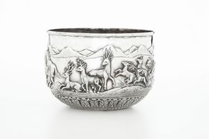 Ciotola. Manifattura orientale del XX secolo  - Asta Argenti da Collezione | XX secolo - Associazione Nazionale - Case d'Asta italiane