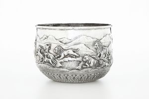 Ciotola. Manifattura orientale del XX secolo  - Asta Argenti da Collezione | XX secolo - Associazione Nazionale - Case d'Asta italiane