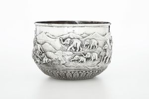 Ciotola. Manifattura orientale del XX secolo  - Asta Argenti da Collezione | XX secolo - Associazione Nazionale - Case d'Asta italiane