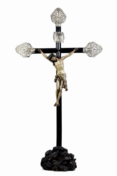 Imponente croce da meditazione. Arte genovese del XVIII-XIX secolo  - Asta Argenti da Collezione | Antichi - Associazione Nazionale - Case d'Asta italiane