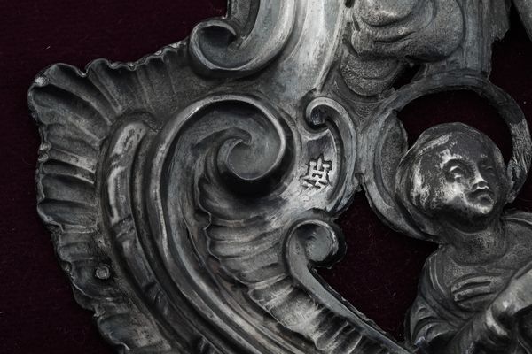 Acquasantiera con Annunciazione. Genova, marchio della Torretta per l'anno (17)77  - Asta Argenti da Collezione | Antichi - Associazione Nazionale - Case d'Asta italiane