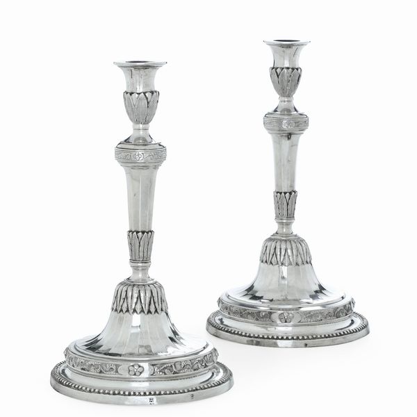 Coppia di candelieri. Genova marchio della Torretta per l'anno 1796  - Asta Argenti da Collezione | Antichi - Associazione Nazionale - Case d'Asta italiane