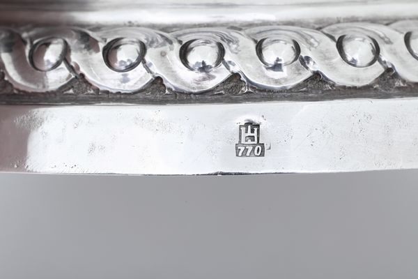 Coppia di candelieri. Genova, marchio della Torretta per l'anno (1)770  - Asta Argenti da Collezione | Antichi - Associazione Nazionale - Case d'Asta italiane