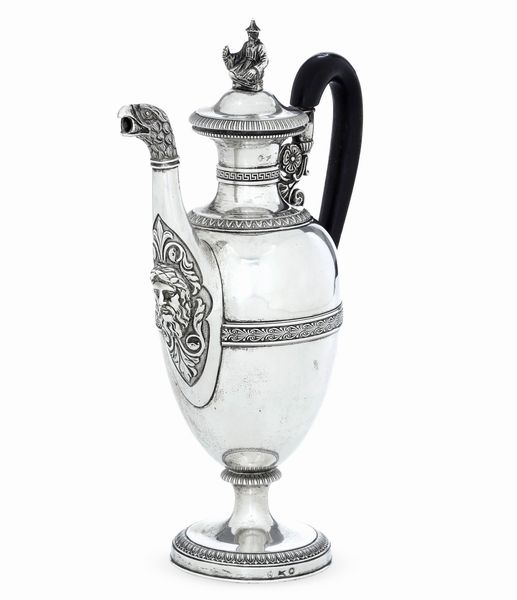 Elegante caffettiera. Milano XIX secolo, marchio dell'argentiere (documentato ma non identificato)  - Asta Argenti da Collezione | Antichi - Associazione Nazionale - Case d'Asta italiane