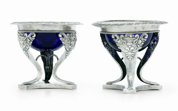 Coppia di saliere tripodi. Milano XIX secolo, argentiere Tommaso Panizza (1849-1868)  - Asta Argenti da Collezione | Antichi - Associazione Nazionale - Case d'Asta italiane