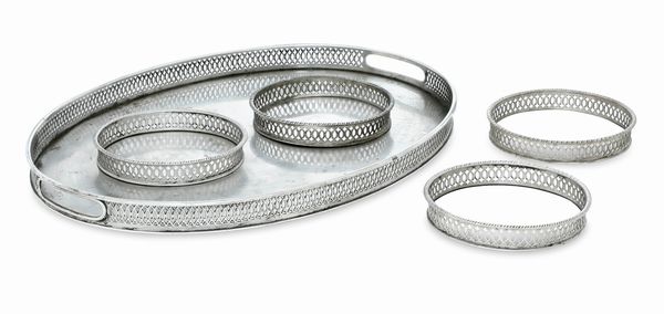 Vassoio ovale a ringhiera e quattro sottobottiglia. Argenteria veneziana del XIX secolo  - Asta Argenti da Collezione | Antichi - Associazione Nazionale - Case d'Asta italiane