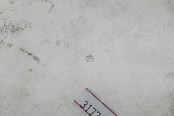 Vassoio ovale a ringhiera e quattro sottobottiglia. Argenteria veneziana del XIX secolo  - Asta Argenti da Collezione | Antichi - Associazione Nazionale - Case d'Asta italiane