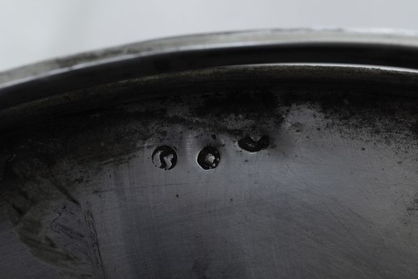 Vassoio ovale a ringhiera e quattro sottobottiglia. Argenteria veneziana del XIX secolo  - Asta Argenti da Collezione | Antichi - Associazione Nazionale - Case d'Asta italiane