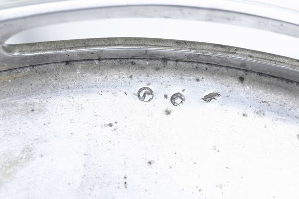 Vassoio ovale a ringhiera e quattro sottobottiglia. Argenteria veneziana del XIX secolo  - Asta Argenti da Collezione | Antichi - Associazione Nazionale - Case d'Asta italiane