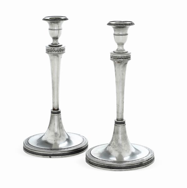 Coppia di candelieri. Napoli, 1809-1824. Marchio dell'argentiere parziale di difficile lettura  - Asta Argenti da Collezione | Antichi - Associazione Nazionale - Case d'Asta italiane