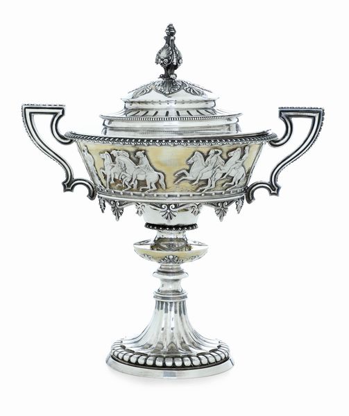 Coppa con manici. Londra 1871, marchio dell'argentiere non identificato  - Asta Argenti da Collezione | Antichi - Associazione Nazionale - Case d'Asta italiane