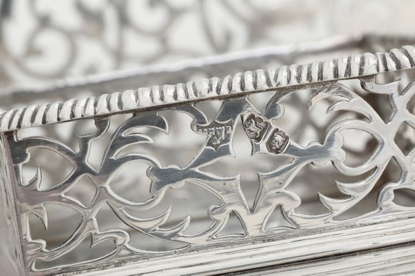 Set da scrittura. Londra 1902, argentiere Mappin & Webb  - Asta Argenti da Collezione | Antichi - Associazione Nazionale - Case d'Asta italiane