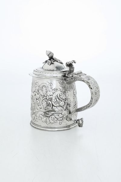 Tankard. Londra prima met del XVIII secolo.  - Asta Argenti da Collezione | Antichi - Associazione Nazionale - Case d'Asta italiane