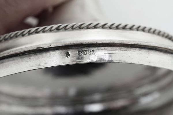 Coppa con coperchio. Manifattura europea del XVIII-XIX secolo  - Asta Argenti da Collezione | Antichi - Associazione Nazionale - Case d'Asta italiane