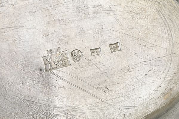 Importante servizio da viaggio entro custodia in legno. San Pietroburgo 1824, saggiatore A. Yaschinov (1795-1836), argentiere Nicols & Plinke  - Asta Argenti da Collezione | Antichi - Associazione Nazionale - Case d'Asta italiane