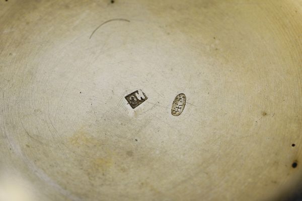 Scatola smaltata. Marchi Mosca 1896-1908. Russia XIX secolo  - Asta Argenti da Collezione | Antichi - Associazione Nazionale - Case d'Asta italiane