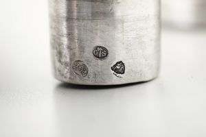 Coppia di candelabri. Vercelli XIX secolo, argentiere Giuseppe Sambonetti  - Asta Argenti da Collezione | Antichi - Associazione Nazionale - Case d'Asta italiane