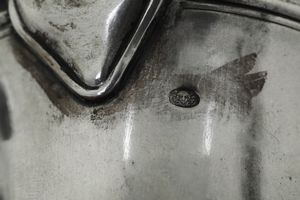 Caffettiera a tripode. Genova fine XVIII secolo, marchio della Torretta con datario consunto di difficile lettura (1)781 o (1)791 e marchio di ricontrollo (inizi del XIX secolo)  - Asta Argenti da Collezione | Antichi - Associazione Nazionale - Case d'Asta italiane