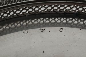 Vassoio con bordo a ringhiera. Argenteria veneta del XIX secolo  - Asta Argenti da Collezione | Antichi - Associazione Nazionale - Case d'Asta italiane