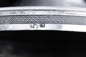 Coppia di candelieri. Napoli, 1809-1824. Marchio dell'argentiere parziale di difficile lettura  - Asta Argenti da Collezione | Antichi - Associazione Nazionale - Case d'Asta italiane