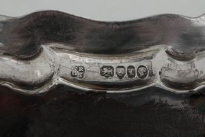 Salver. Londra 1846, argentiere C. Reley & G. Storer  - Asta Argenti da Collezione | Antichi - Associazione Nazionale - Case d'Asta italiane