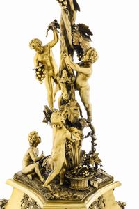 Monumentale candelabro a sei fiamme. Londra 1839, argentiere John Samuel Hunt  - Asta Argenti da Collezione | Antichi - Associazione Nazionale - Case d'Asta italiane