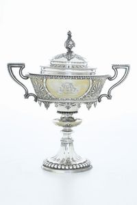 Coppa con manici. Londra 1871, marchio dell'argentiere non identificato  - Asta Argenti da Collezione | Antichi - Associazione Nazionale - Case d'Asta italiane