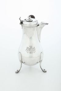 Cioccolatiera. Parigi, ultimo quarto del XVIII secolo. Maestro argentiere Ren-Pierre Ferrier (1775-1793)  - Asta Argenti da Collezione | Antichi - Associazione Nazionale - Case d'Asta italiane