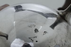 Cioccolatiera. Parigi, ultimo quarto del XVIII secolo. Maestro argentiere Ren-Pierre Ferrier (1775-1793)  - Asta Argenti da Collezione | Antichi - Associazione Nazionale - Case d'Asta italiane