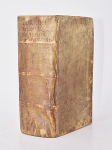 Durand, Guillaume (Guglielmo Durando) RATIONALE DIUINORUM OFFICIORUM, A R.D. GULIELMO DURANDO MIMATENSI EPISCOPO, I.V.D. CLARISSIMO CONCINNATUM: ATQUE NUNC RECENS VTILISSIMIS ANNOTATIONIBUS ILLUSTRATUM. ADIECTUM FUIT PRAETEREA ALIUD DIUINORUM OFFICIORUM RATIONALE AB IOANNE BELETHO THEOLOGO PARISIENSI, ... HAEC EDITIO A MULTIS ERRORIBUS DILIGENTER CORRECTA.TOMUS PRIMUS & SECUNDUS. Antverpiae, 1614, apud Viduam & haeredes Petri Belleri.  - Asta Libri Rari & Manoscritti del XVI Secolo - Associazione Nazionale - Case d'Asta italiane