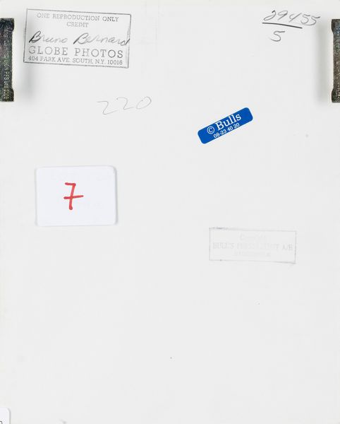 Bruno Bernard : Marilyn in costume seduta a bordo piscina  - Asta Fotografia - Associazione Nazionale - Case d'Asta italiane