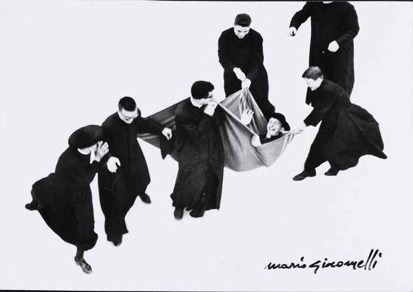 Mario Giacomelli : Pretini, dalla serie Io non ho mani che mi accarezzino il volto  - Asta Fotografia - Associazione Nazionale - Case d'Asta italiane