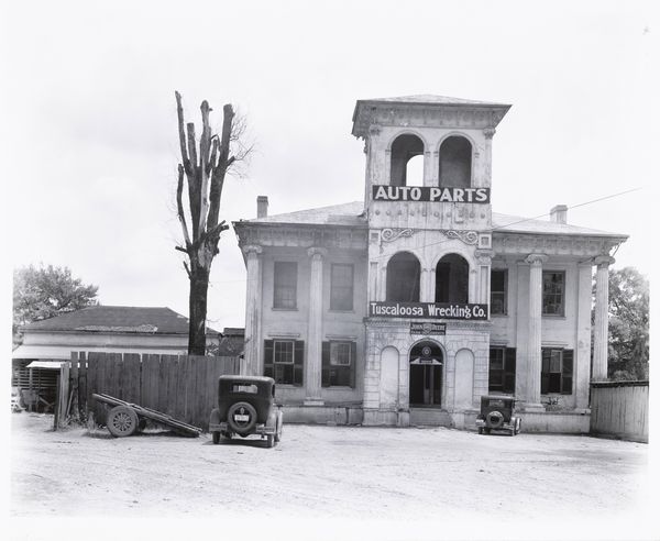 WALKER EVANS : Tuscaloosa Wrecking Co.  - Asta Fotografia - Associazione Nazionale - Case d'Asta italiane