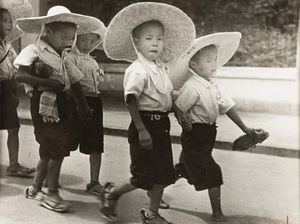ROBERT CAPA - Chinese War Orphans
