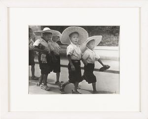 ROBERT CAPA : Chinese War Orphans  - Asta Fotografia - Associazione Nazionale - Case d'Asta italiane
