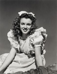 André De Dienes - Marilyn nelle vesti di Alice nel Paese delle Meraviglie