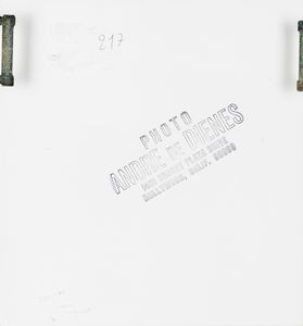 André De Dienes : Marilyn sorridente con le mani nei capelli  - Asta Fotografia - Associazione Nazionale - Case d'Asta italiane