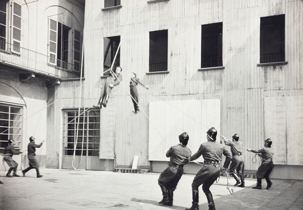 Aldo Moisio : Senza titolo (Pompieri)  - Asta Fotografia - Associazione Nazionale - Case d'Asta italiane