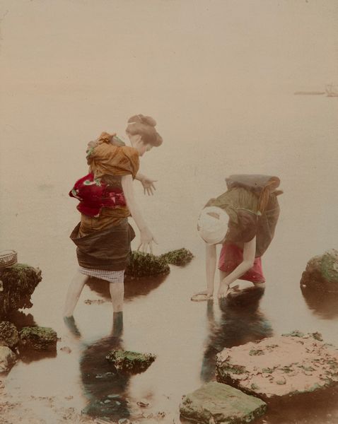 Scuola di Yokoama : Senza titolo (Pescatrici)  - Asta Fotografia - Associazione Nazionale - Case d'Asta italiane